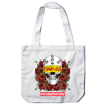 Skull Fearless T-Shirt - Carrie Tote Thumbnail